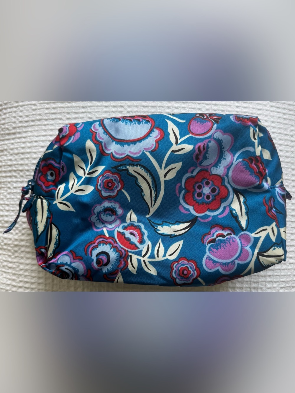 Vera Bradley Large Cosmetic Bag Bubbly Flowers Blue Floral Makeup Travel Case